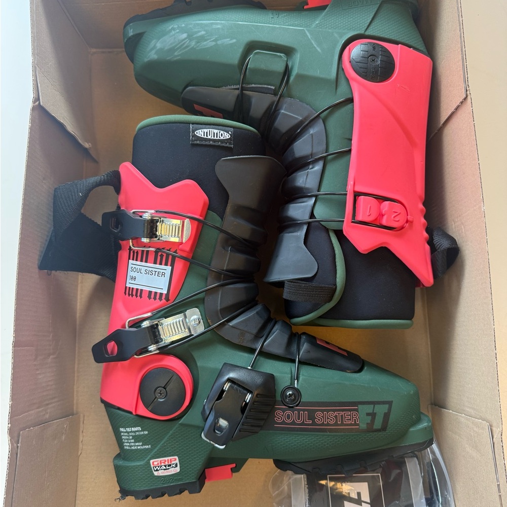 Full Tilt Soul Sister Ski Boots - Green and Red